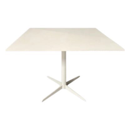 Cafébord med hvid plade og hvid søjlefod