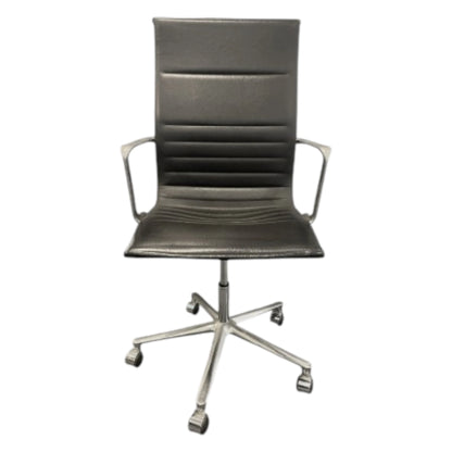 ICF konferencestol med armlæn og stel af poleret aluminium