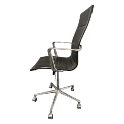 ICF konferencestol med armlæn og stel af poleret aluminium