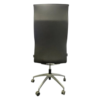 Tungyu sort læderstol m. metal stel