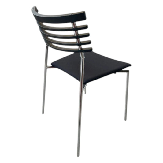 RAIL stol med sort polstret sæde, sortlakeret ryg