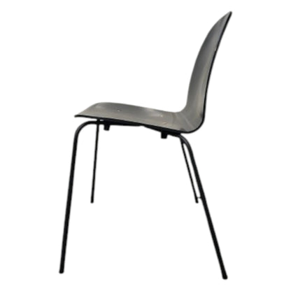 Brugte mødestole i træ med stålben.