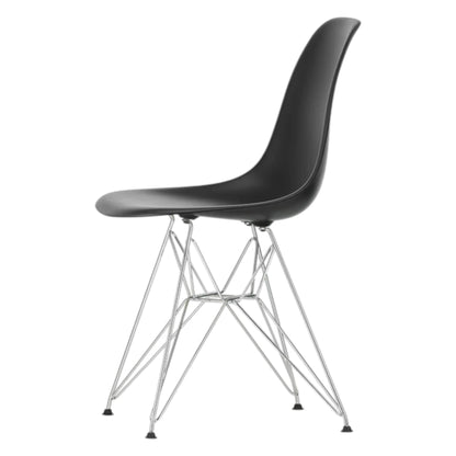 Vitra Eames mødestol.