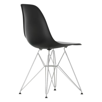 Vitra Eames mødestol.