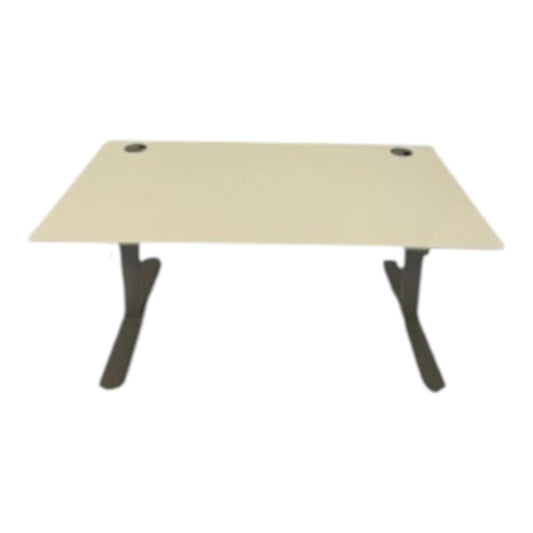 Hæve sænkebord i hvid laminat.