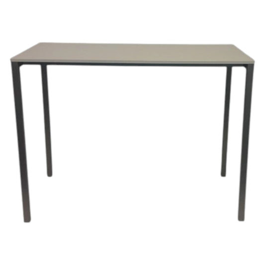 Højbord med gråt stål stel og hvid plade