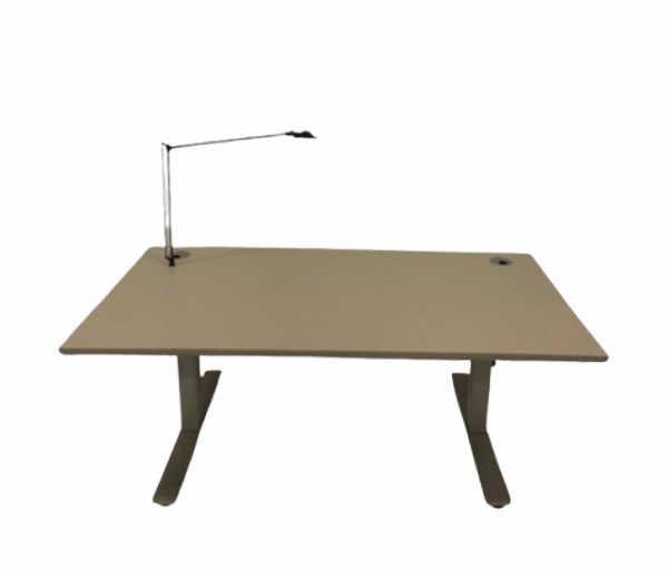 hæve/sænke bord med sandfarvet linoleumsplade