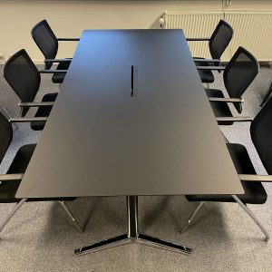 Mødebord i sort linoleum model Switch