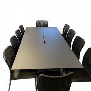 Mødebord i sort linoleum