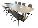 Mødebord, bådformet med sort linoleum bordplade og 3 søjlet stel, krom